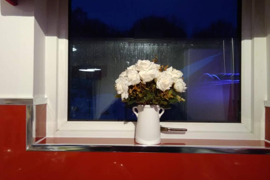 The Cottage - Hot Tub - Nr Glasgow - Self Check-In Coatbridge Exterior foto